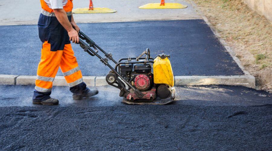 Professional gutter cleaning in Latah, WA